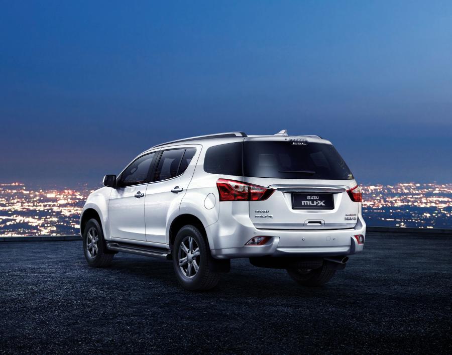  Isuzu MU-X 2015 года  (CN) (фото 4 из 8)